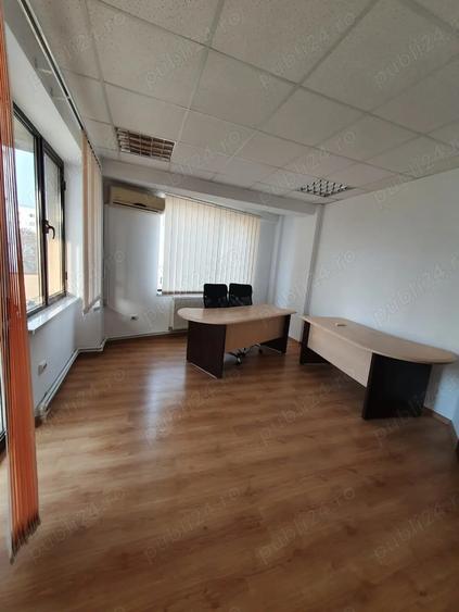 Inchiriez spatiu birouri 110 mp in vila situata in apropiere de Mall Vitan - 1