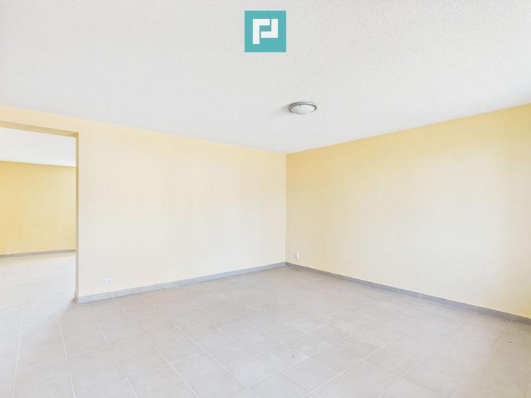 Casă cu 8 camere pentru investiții în Maciova CS - 15