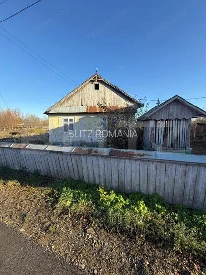 Casa batraneasca, 50 mp si teren intravilan 4900 mp, Udesti