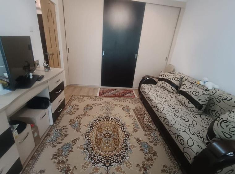 Vand apartament 2 camere, str.Jiului-bld Closca (proprietar) - 1