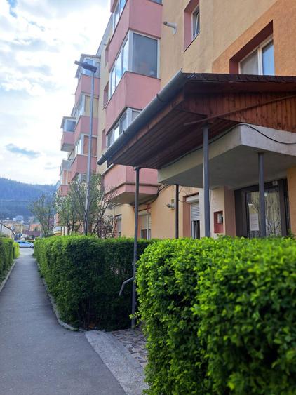 Particular: vand Apartament 2 camere semidecomandat in Municipiul Sacele, strada Episcop Popeea nr 29 , etaj 4/4,bloc izolat termic - 2