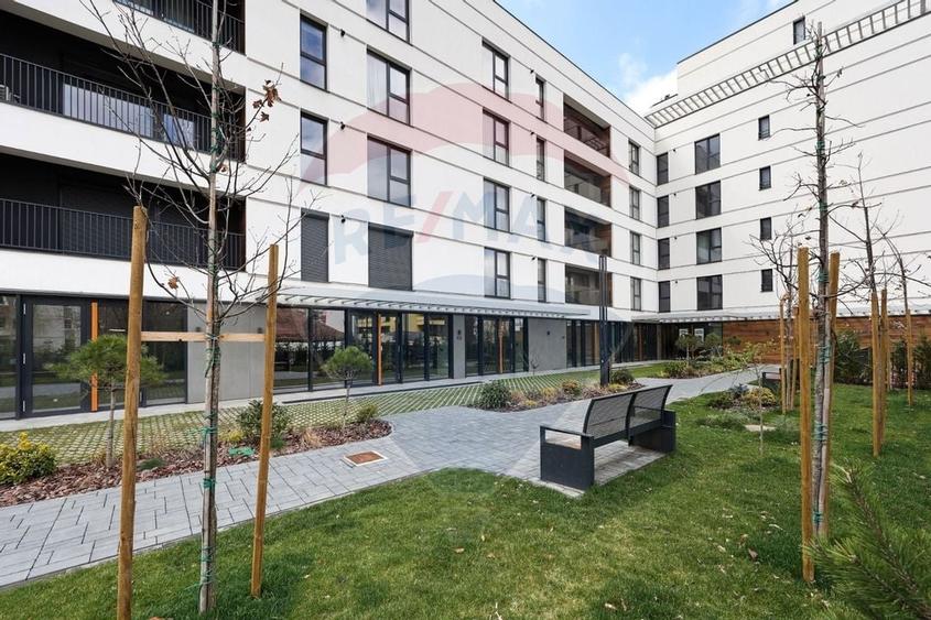 Spatiu comercial de inchiriat, cu terasa, in zona Ultracentral! - 1