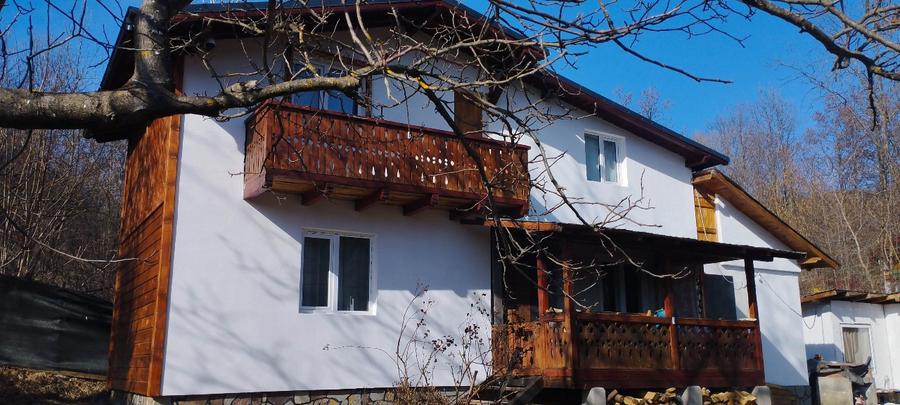 Vând casă+ teren  - 9