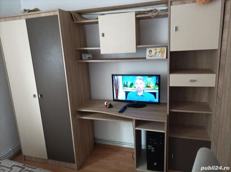 Apartament cu 3 camere decomandat în Vălenii de Munte