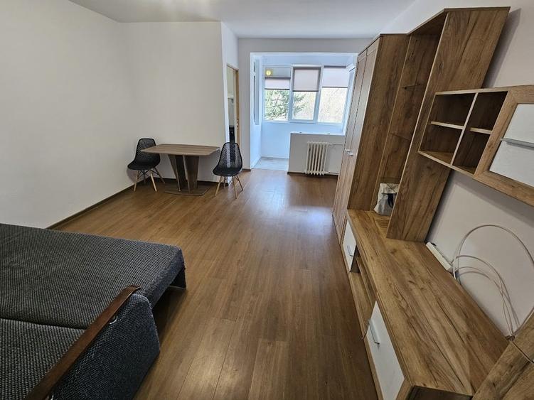 Drumul Taberei, Favorit - 8