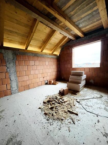 Casă P+M la roșu de vânzare în Cihei – Grigorescu II - 11