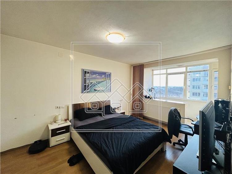 Apartament de vanzare in Sibiu - 3 camere, balcon si pivnita - - 1