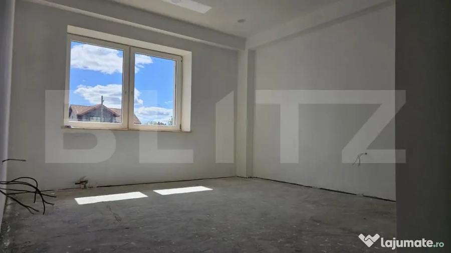 Casă cu 5 camere cu Teren 1000 Mp în Vetiș
