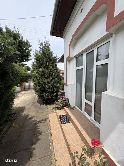 Casă cu 5 camere cu Teren 430 Mp în Mihai Bravu