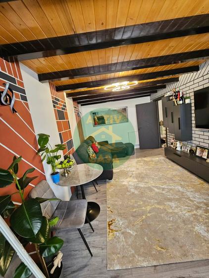 Apartament cu 3 camere decomandat în Est