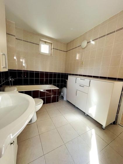 Casă individuală cu 5 camere cu Canalizare în Băile Felix