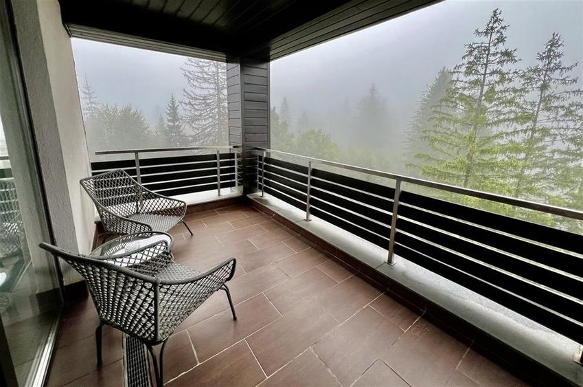 Apartament cu 4 camere decomandat, mobilat în Poiana Brașov