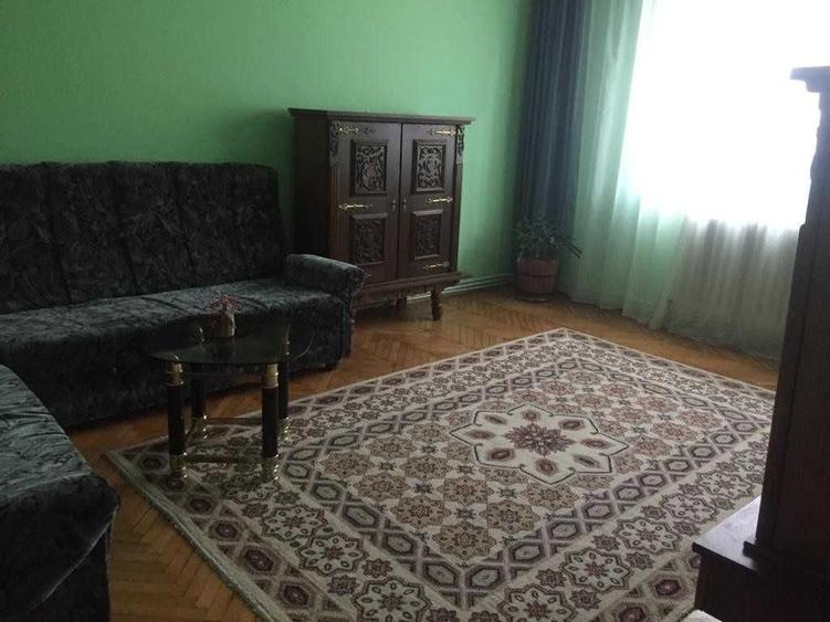 Apartament cu 4 camere decomandat în Stana