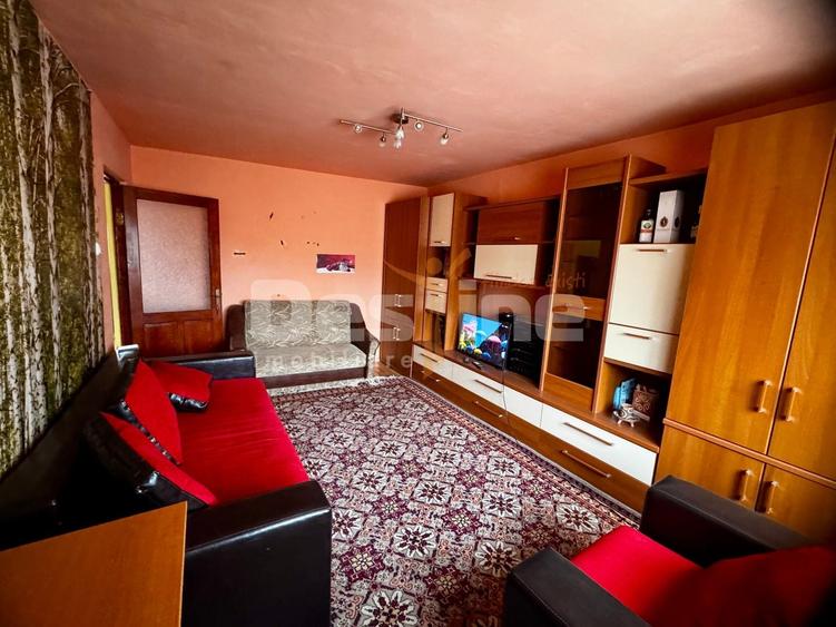 Apartament cu 3 camere decomandat, mobilat în Central