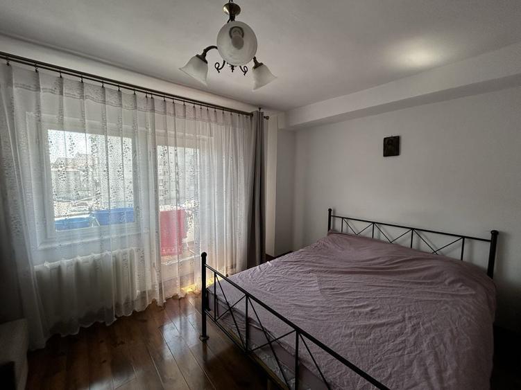 Apartament cu 4 camere decomandat în Central