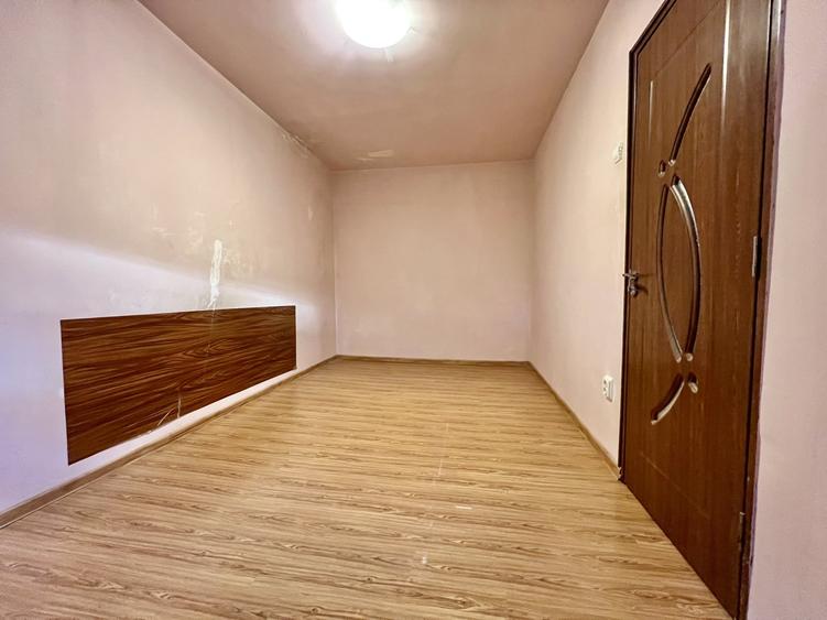 Apartament cu 2 camere nedecomandat în P-ța Doina