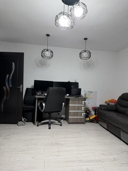 Apartament cu 3 camere decomandat în Găvana