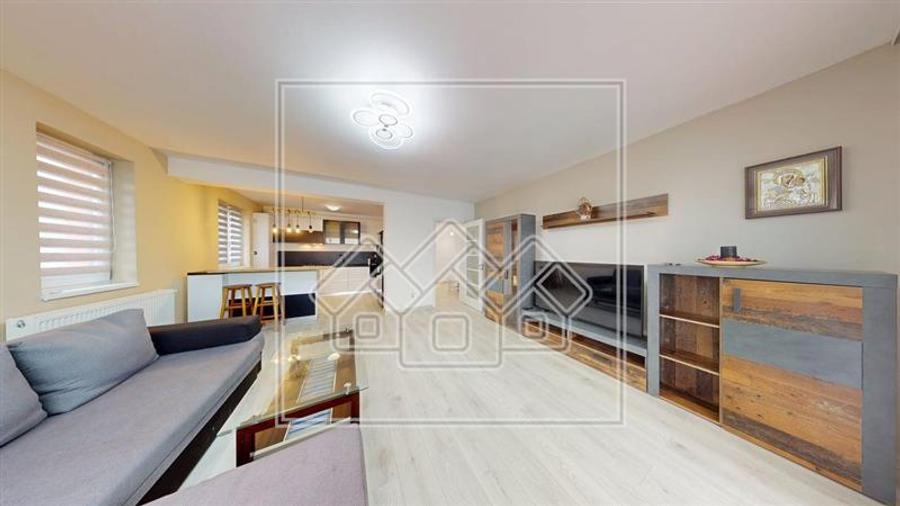 Apartament cu 3 camere decomandat în Șelimbăr — fotografia 1