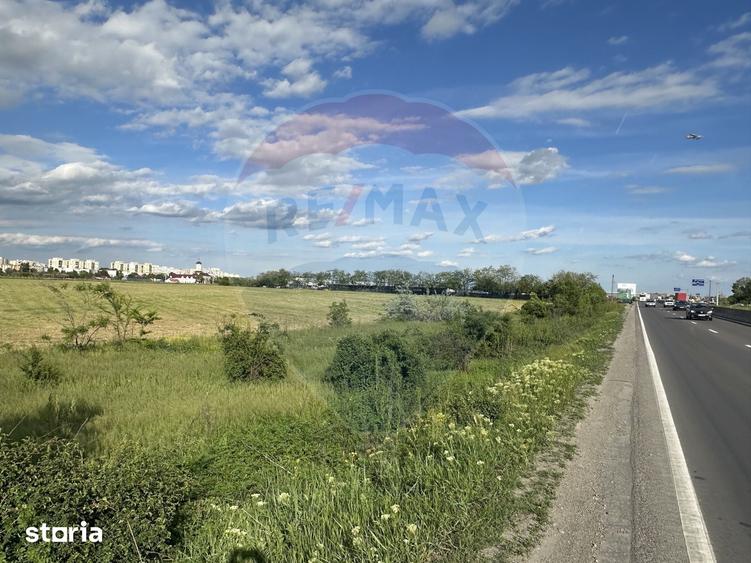 Teren de 39758 mp, în Vest