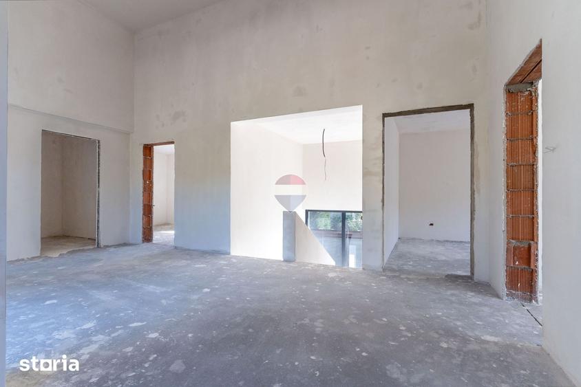Casă cu 6 camere cu Teren 600 Mp în Feleacu