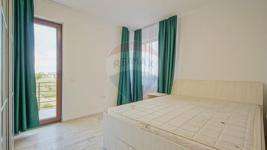 Apartament cu 3 camere decomandat în IAR
