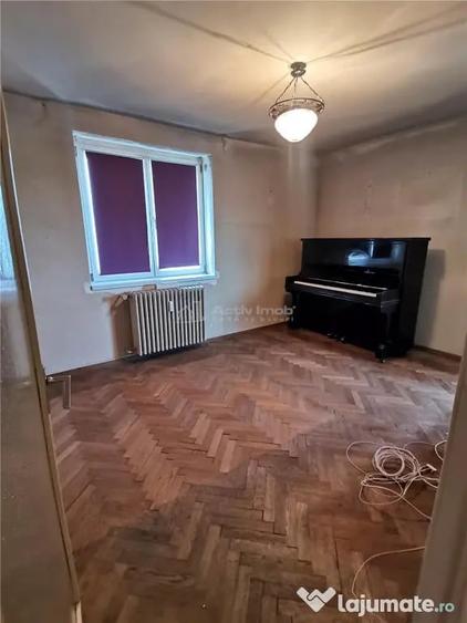 Apartament cu 3 camere semidecomandat în Parcul Circului