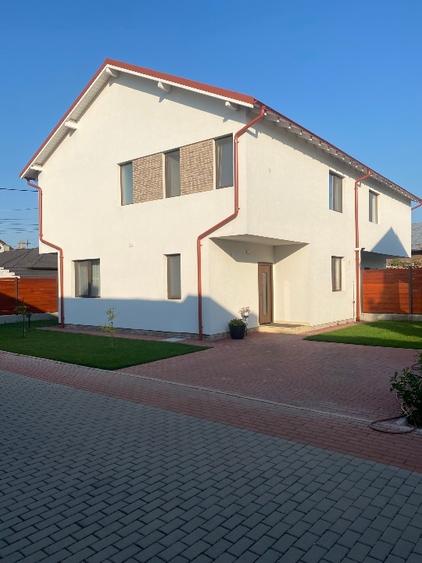Duplex cu 6 camere cu Canalizare în Afumați