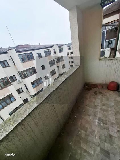 Apartament cu 3 camere decomandat în Metalurgiei