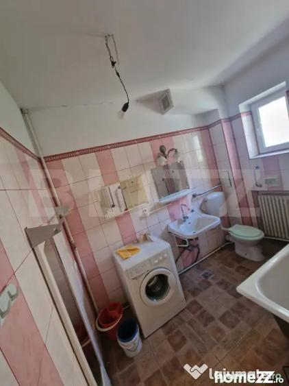 Casă cu 4 camere cu Teren 470 Mp în Central