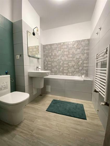 Apartament cu 3 camere decomandat, mobilat în Tractorul