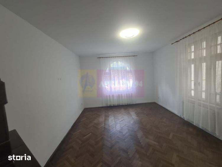 Casă cu 3 camere cu Teren 247 Mp în Central