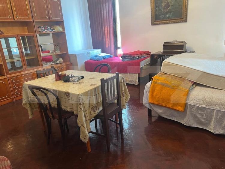 Apartament cu 3 camere semidecomandat, mobilat în Traian