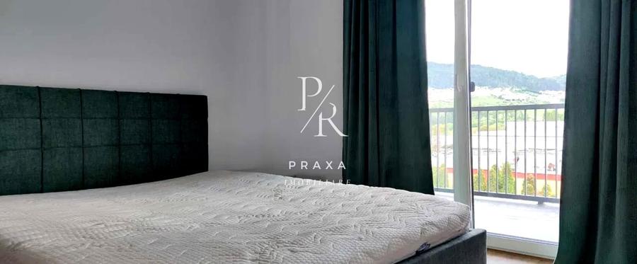 Apartament cu 3 camere semidecomandat, mobilat în Florești