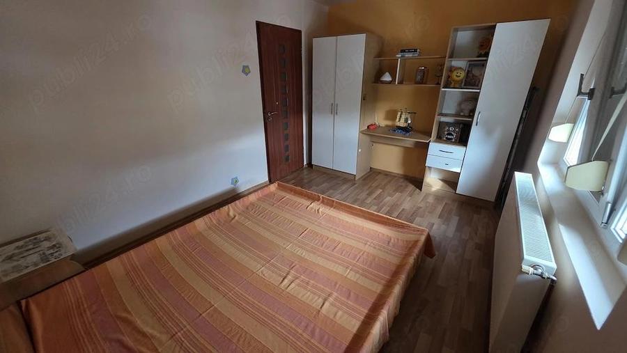 Apartament cu 3 camere semidecomandat, mobilat în Central
