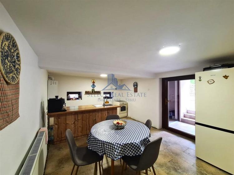 Casă individuală cu 4 camere cu Teren 1500 Mp în Fântânele