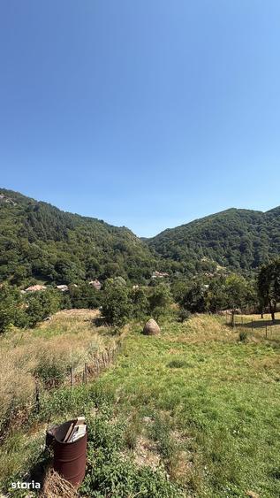 Casă cu 9 camere cu Teren 950 Mp în Cetățeni