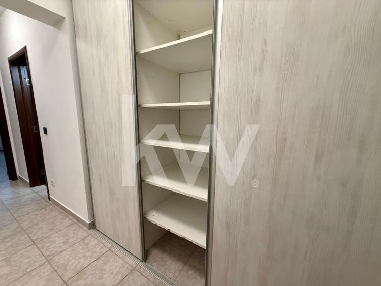 Studio spațios de închiriat | Balcon închis | Parcare privată - 6