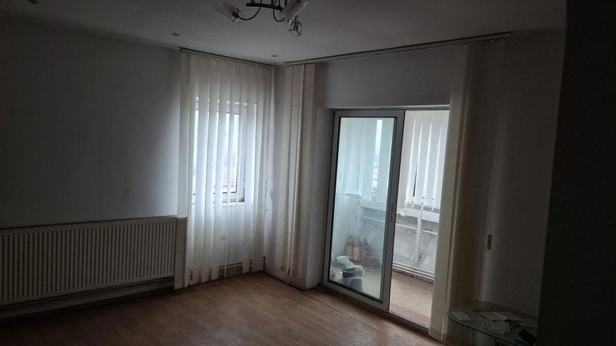 Apartament de vanzare - 4