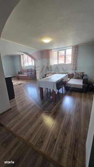 Casă cu 5 camere cu Teren 1375 Mp în Dârlos