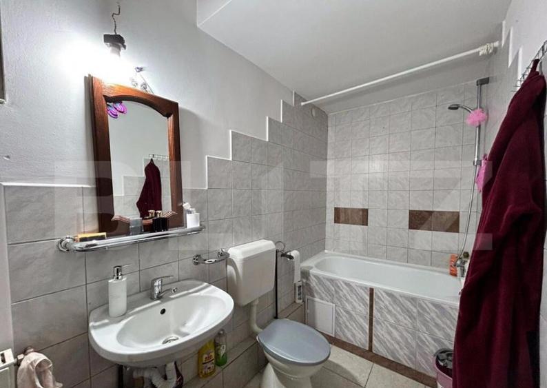 Casa pe 2 nivele , 240 mp , zona Draxlmaier - 24