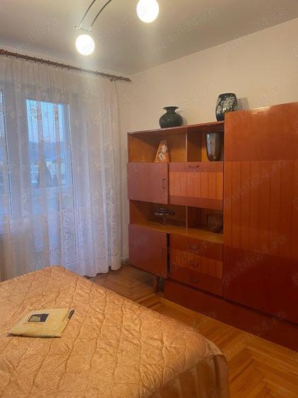 Florilor,3 camere semidecomandat, etaj 4, dormitor,2 bai, balcon, apart. mobilat si utilat,300 euro - 5