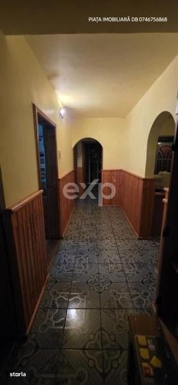 Apartament cu 4 camere decomandat în Tunari