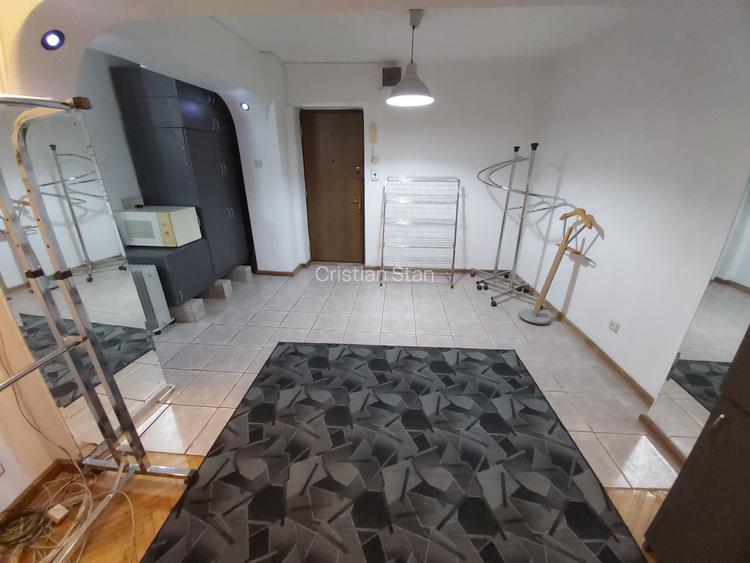 Unirii fantanile mari Piata Unirii - Piata Constitutiei 2 cam 450 euro