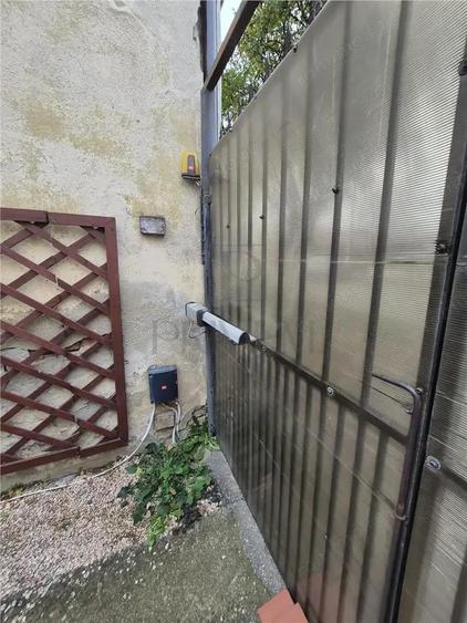 Propietate cu 2 case individuale - ingrijite - pe un teren de 800mp - zona excelenta Timisoara - 10