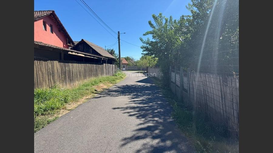 Casă cu teren 6.299 mp, central Gogosu, comision 0%