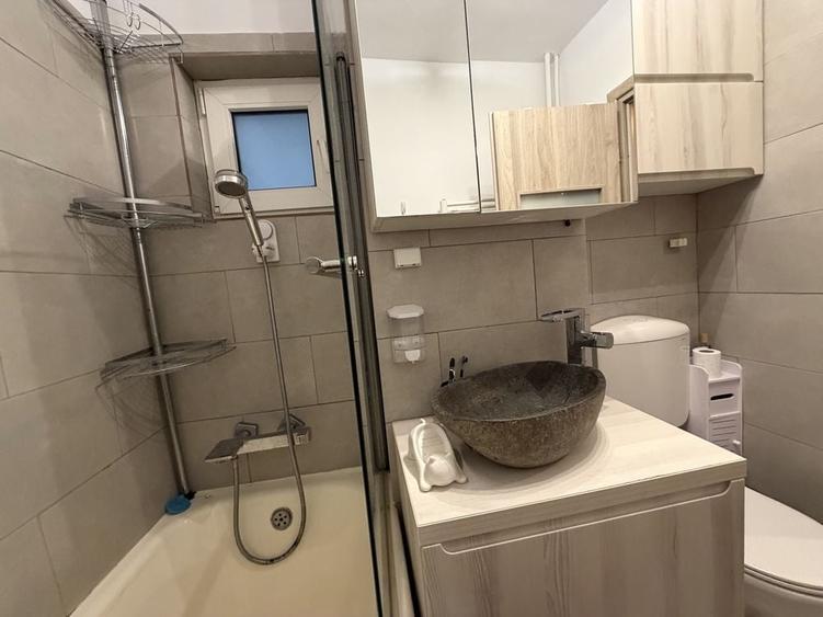 Apartament cu 2 camere decomandat în Tineretului