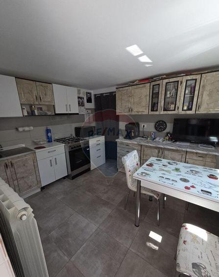 Locuin?a istorica, Comision 0% - 13