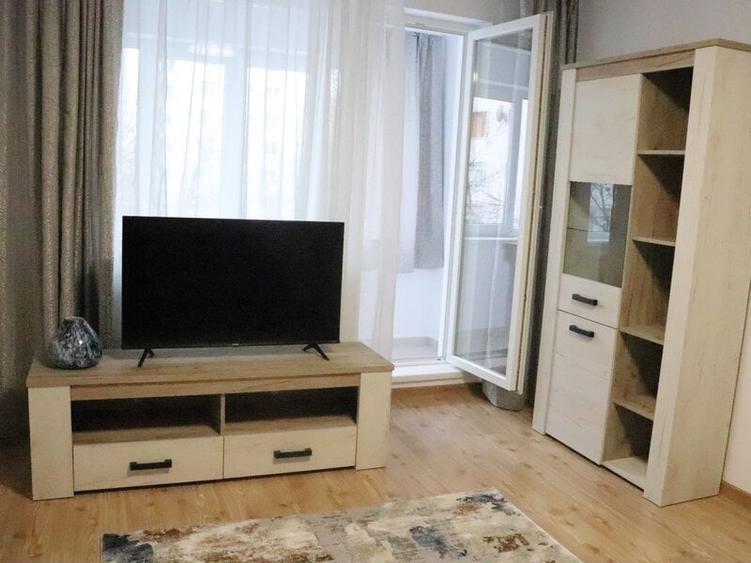 Theodor Pallady/piata Trapezului,1 minut metrou - 10