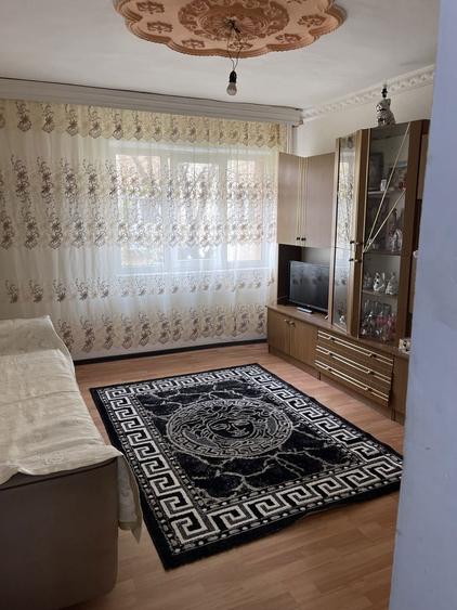 Vand apartament 2 camere zona maratei etajul 2 pretul este negociabil - 1