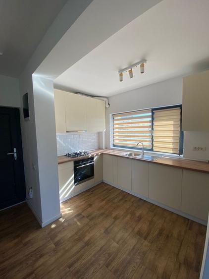 Vila superba situata langa lac si parc | Tunari - 4